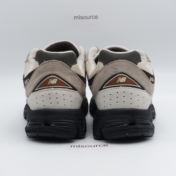 NEW Men's New Balance 2002R Suede Sneakers M2002RZR Driftwood/Rich Earth - Picture 3 of 10